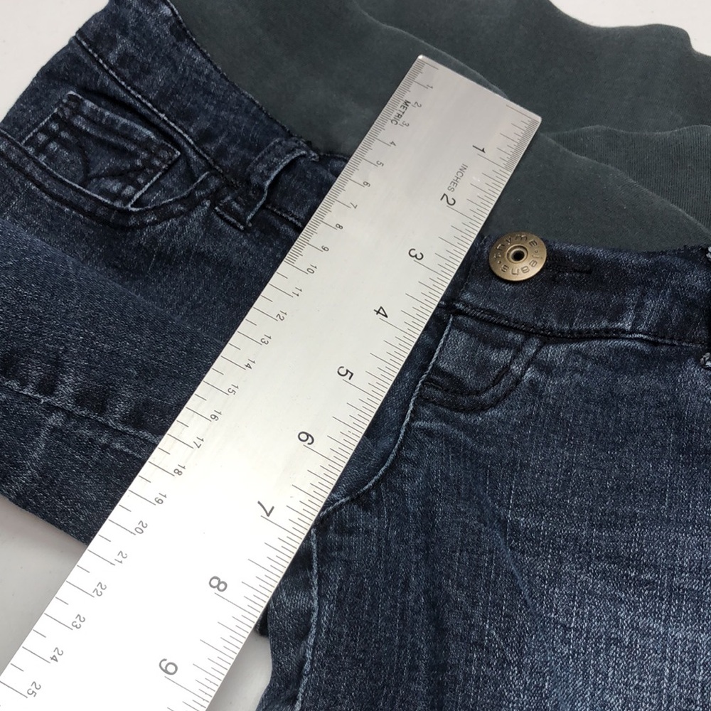 MATERNITY THYME LOW RISE DARKWASH CAPRIS ⭐ - Picture 11 of 14